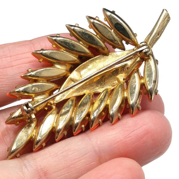 Vintage 1950s Leaf Brooch, Bright Orange Rhinestones, Gold Plated - Picture 10 of 10